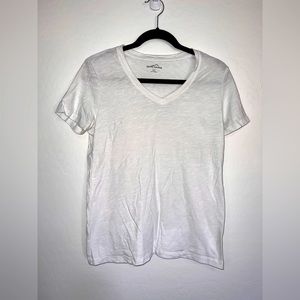 Eddie Bauer Women’s V-neck T-shirt Short Sleeve size M